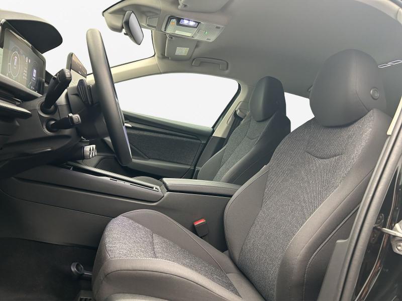 Škoda Superb Essence – image 10 of 16