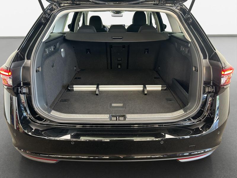 Škoda Superb Essence – image 11 of 16