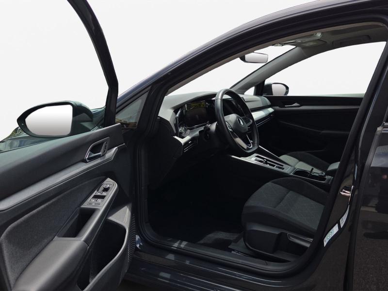 Volkswagen Golf LIFE – image 13 of 16