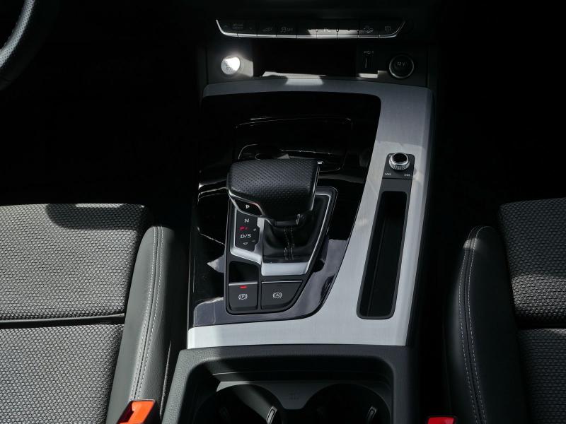 Audi Q5 S line – image 7 of 24