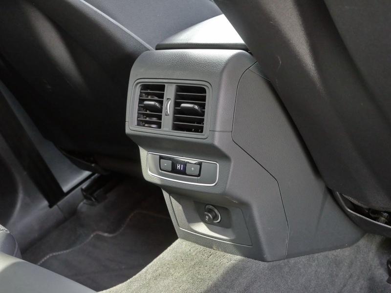 Audi Q5 S line – image 17 of 24