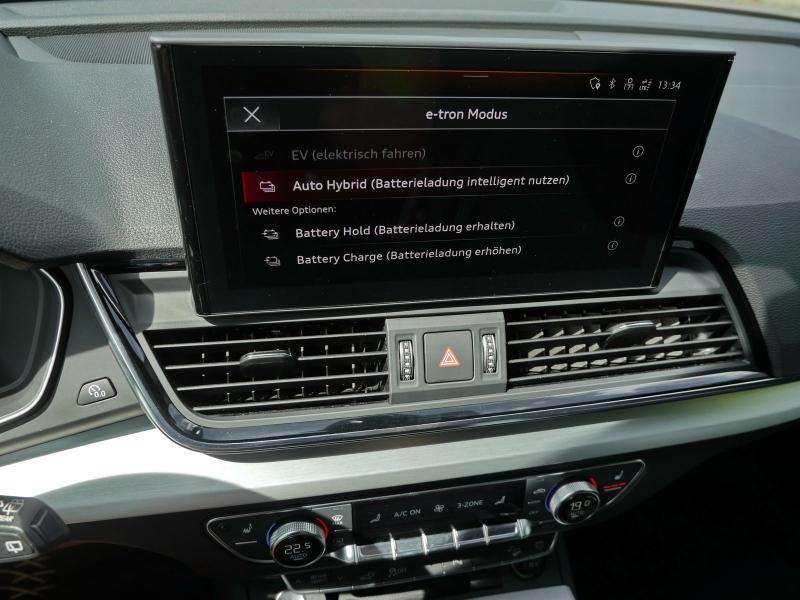Audi Q5 S line – image 20 of 24