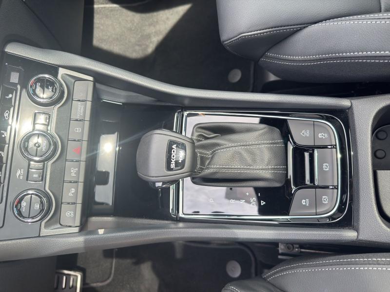 Škoda Karoq Sportline – image 7 of 17