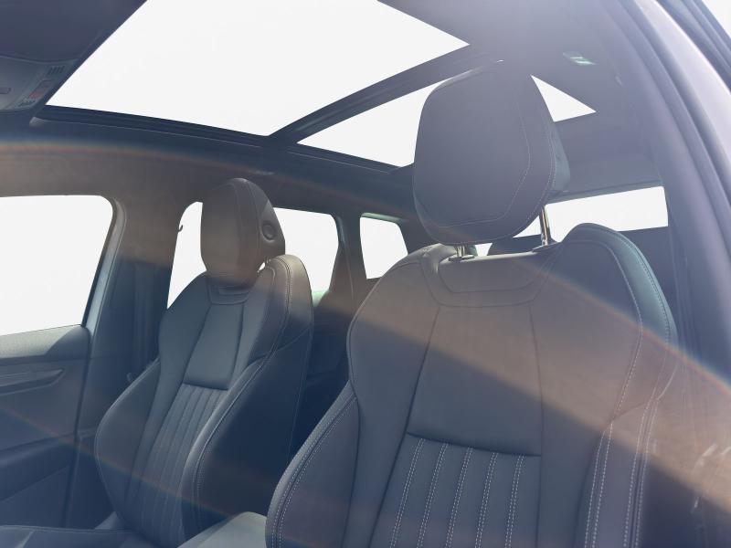 Škoda Karoq Sportline – image 9 of 17