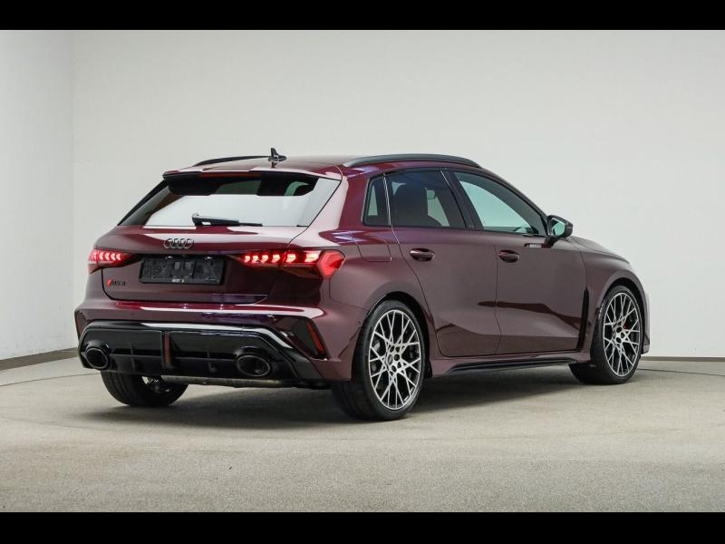 Audi RS 3 Sportback – image 2 of 15