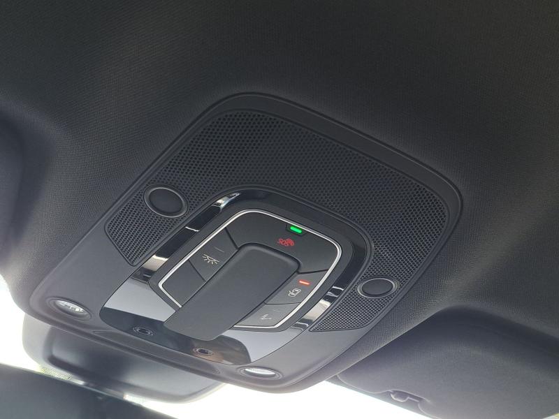 Audi A6 Avant S line – image 18 of 22