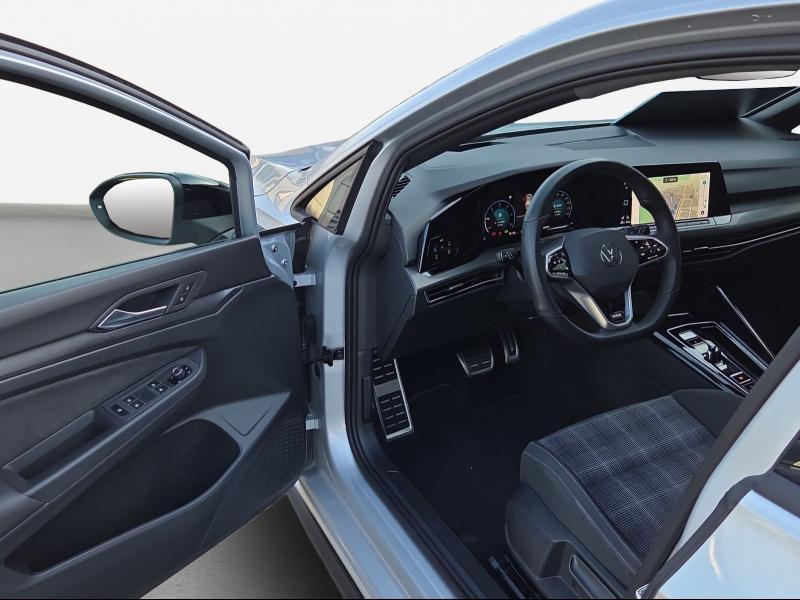 Volkswagen Golf GTD – image 12 of 16
