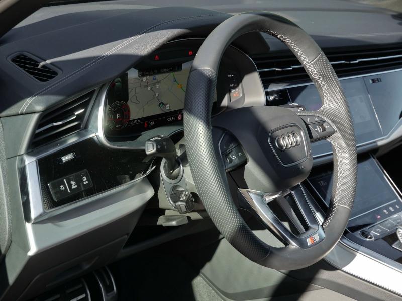 Audi Q7 S line – image 19 of 24