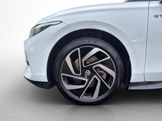 Volkswagen ID.7 Tourer GTX – image 12 of 23