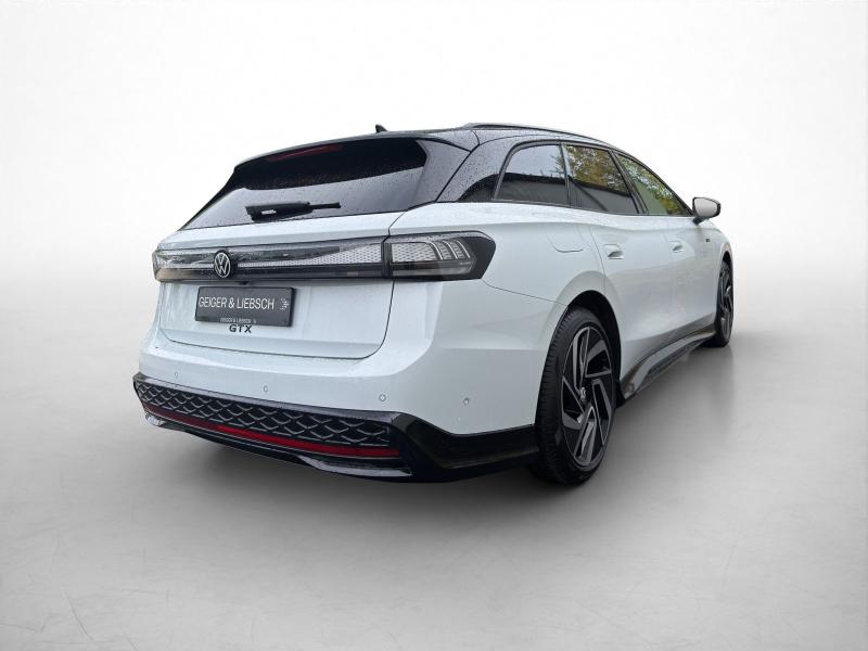 Volkswagen ID.7 Tourer GTX – image 2 of 23