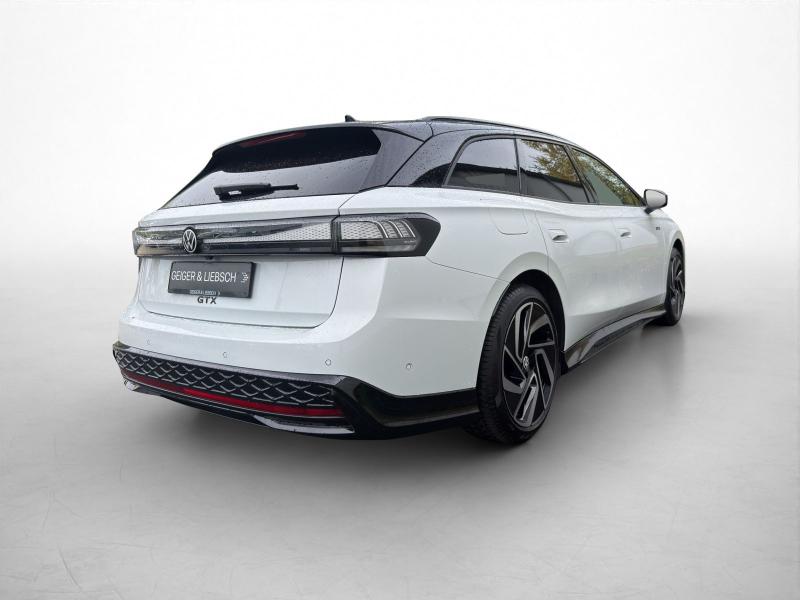 Volkswagen ID.7 Tourer GTX – image 18 of 23