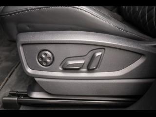 Audi Q5 S line – image 17 of 25