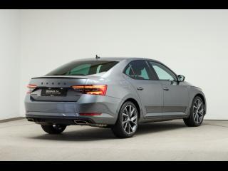 Škoda Superb Sportline – image 2 of 25
