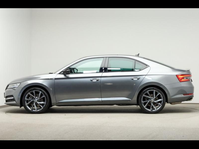 Škoda Superb Sportline – image 3 of 25