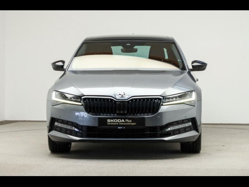 Škoda Superb Sportline – image 4 of 25