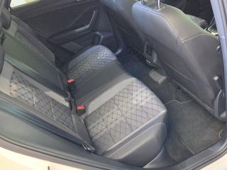 Volkswagen T-Roc R-Line – image 15 of 18