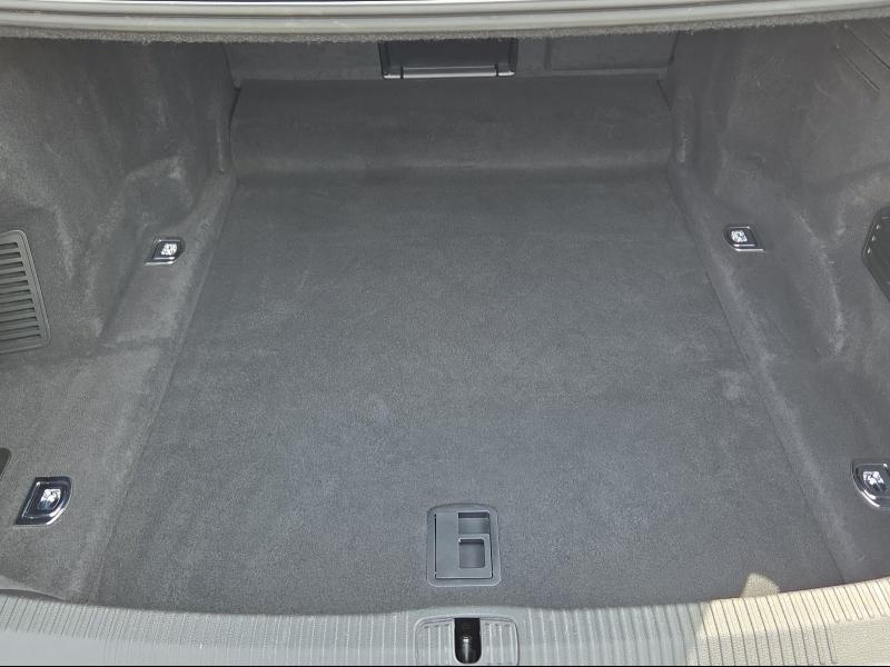 Audi A8 – image 11 of 18