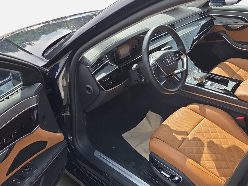 Audi A8 – image 14 of 18