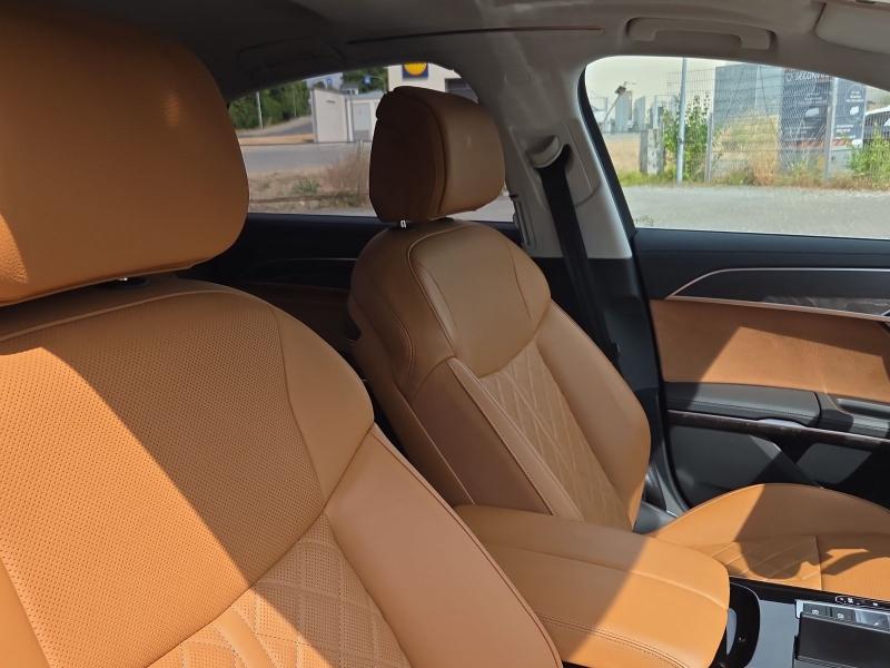 Audi A8 – image 17 of 18