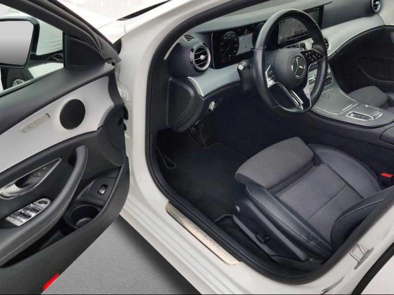 Mercedes-Benz E 300 Avantgarde – image 14 of 25