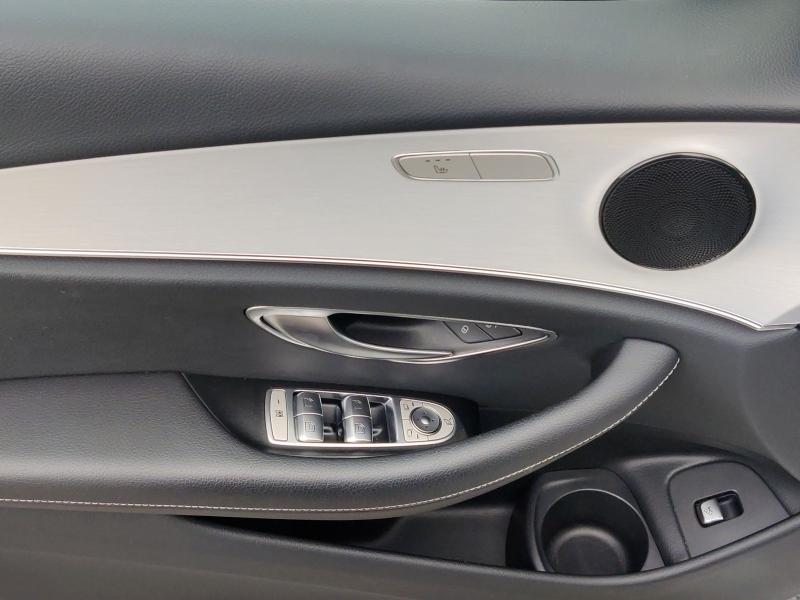 Mercedes-Benz E 300 Avantgarde – image 15 of 25