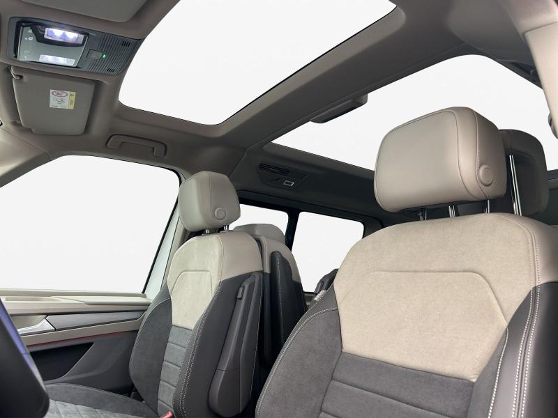 Volkswagen T7 Multivan Edition – image 10 of 19