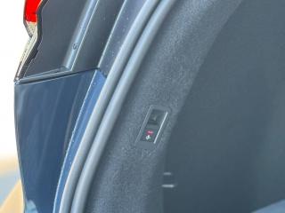 Audi Q4 e-tron S line – image 7 of 18