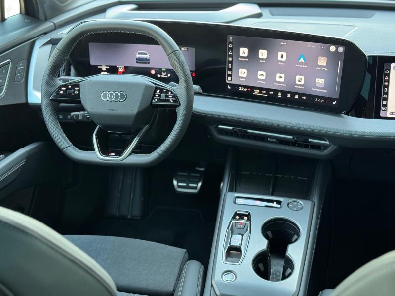 Audi Q4 e-tron S line – image 10 of 18
