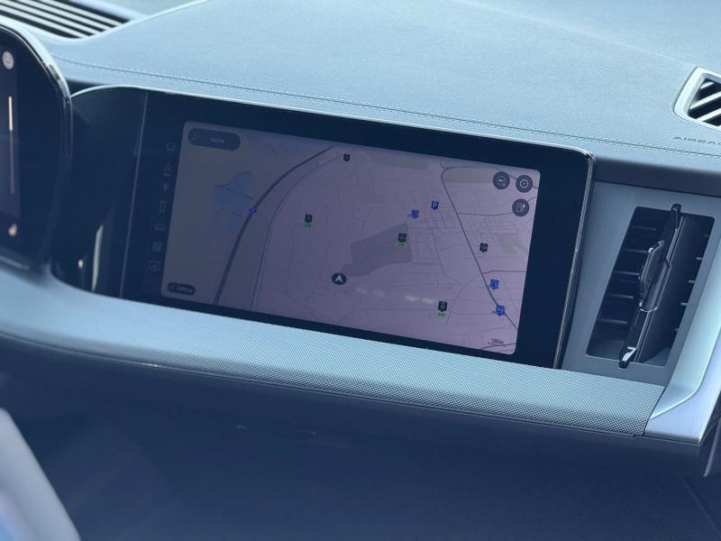 Audi Q4 e-tron S line – image 13 of 18