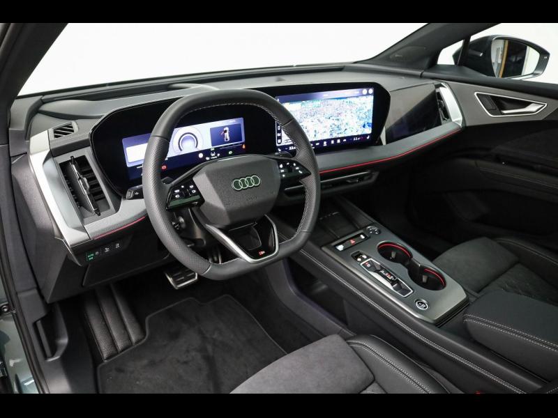 Audi Q4 Sportback e-tron S line – image 10 of 15