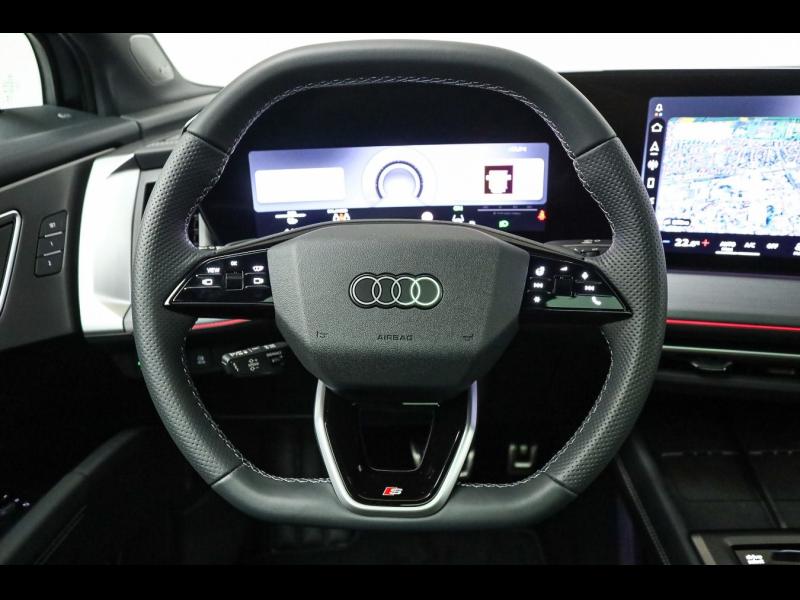 Audi Q4 Sportback e-tron S line – image 12 of 15