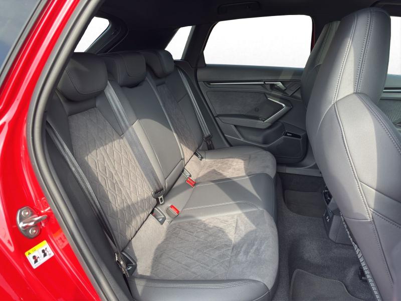 Audi RS 3 Sportback – image 16 of 23