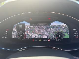 Audi Q8 S line – image 9 of 23