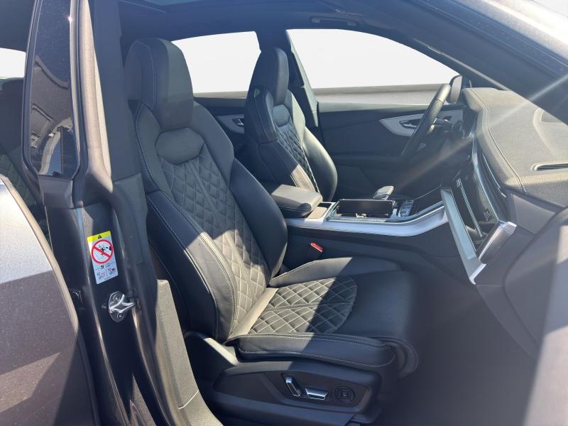 Audi Q8 S line – image 4 of 23