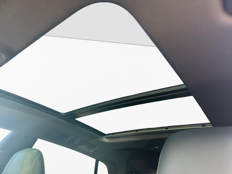 Audi Q8 S line – image 10 of 23