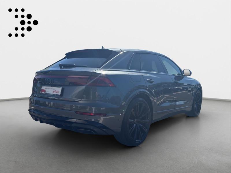 Audi Q8 S line – image 18 of 23