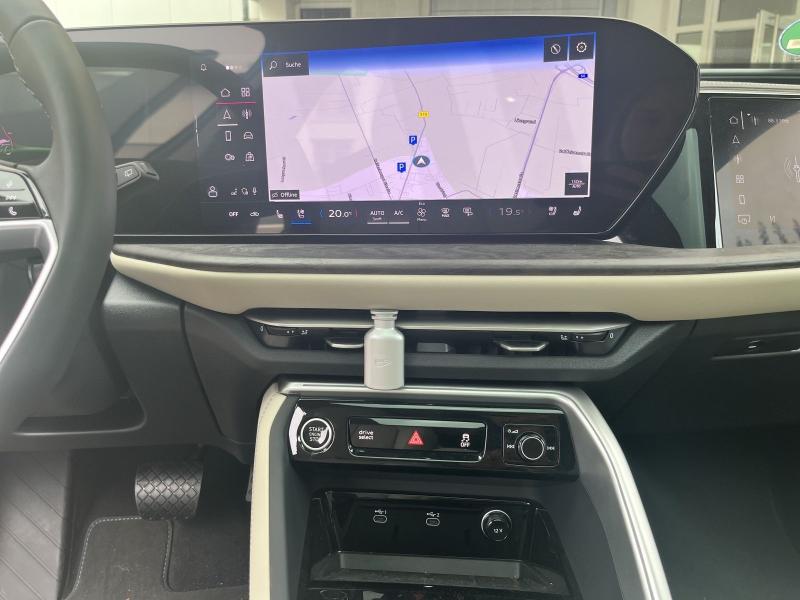 Audi Q5 S line – image 6 of 15