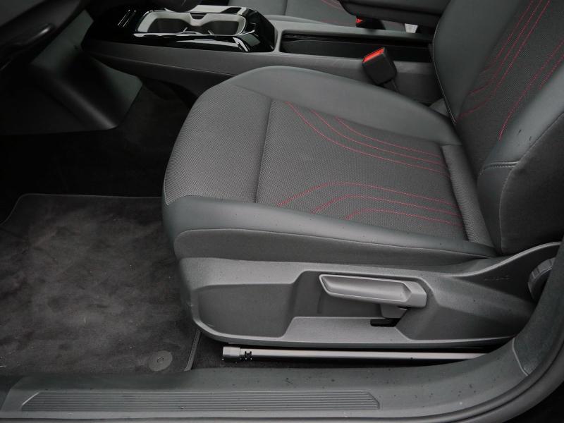 Volkswagen ID.4 GTX – image 22 of 24
