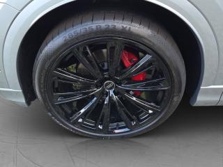 Audi Q8 S line – image 13 of 18