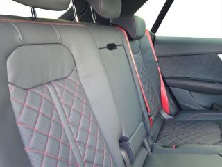 Audi Q8 S line – image 16 of 18