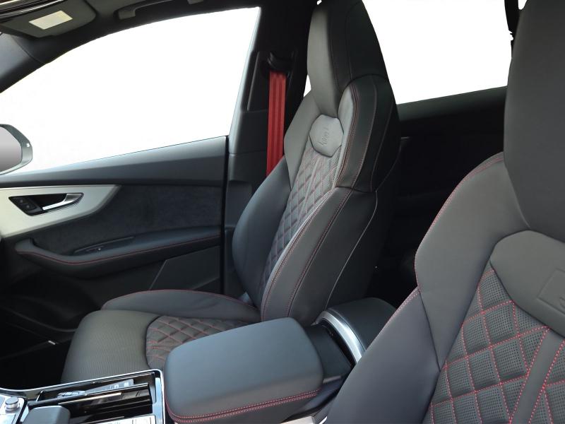 Audi Q8 S line – image 10 of 18