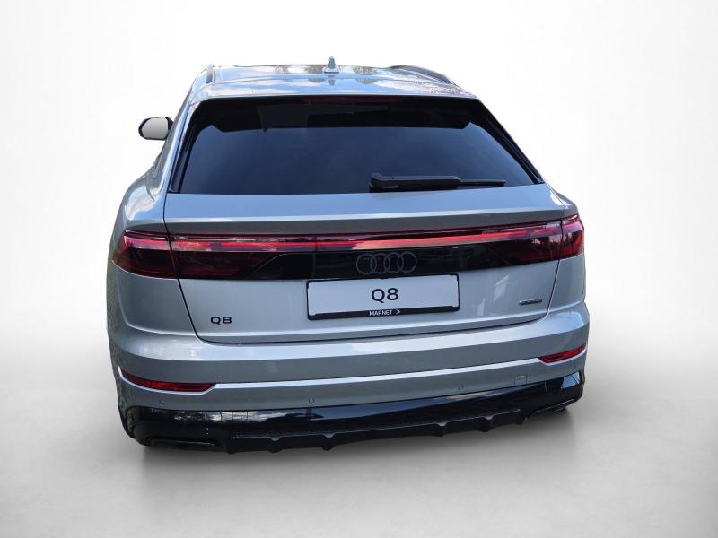 Audi Q8 S line – image 12 of 18