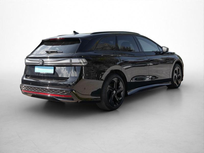 Volkswagen ID.7 GTX – image 2 of 24