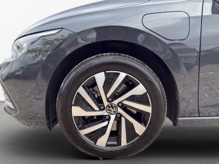 Volkswagen Golf Style – image 11 of 15