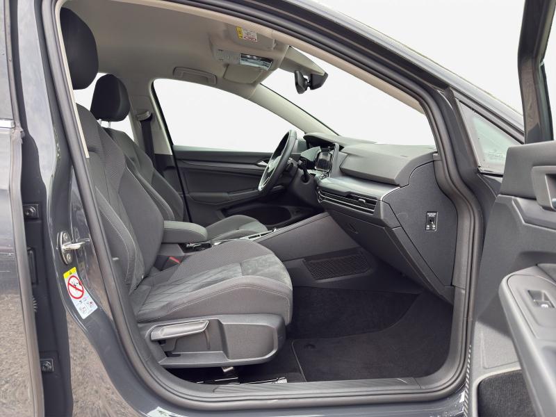 Volkswagen Golf Style – image 4 of 15