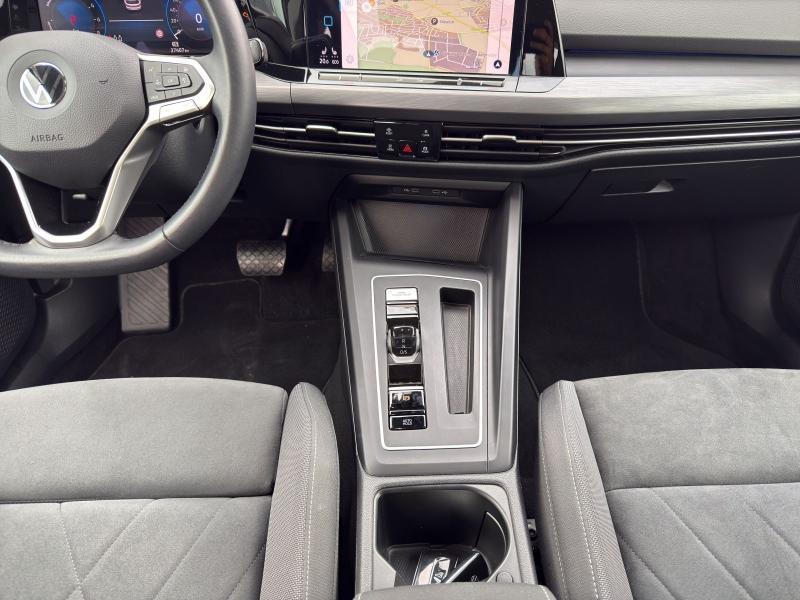 Volkswagen Golf Style – image 7 of 15