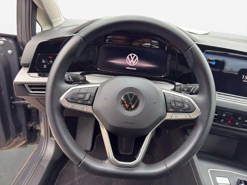 Volkswagen Golf Style – image 8 of 15