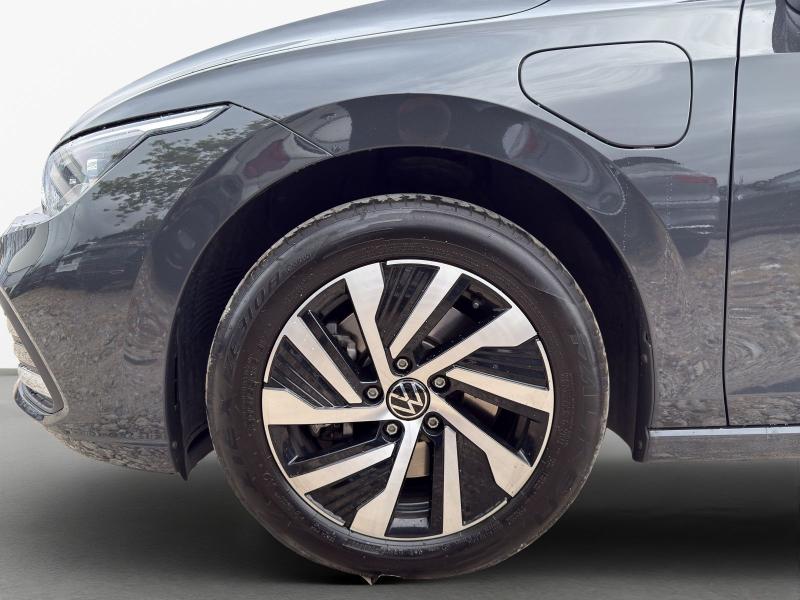 Volkswagen Golf Style – image 11 of 15