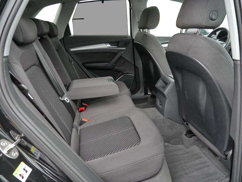 Audi Q5 S line – image 16 of 24
