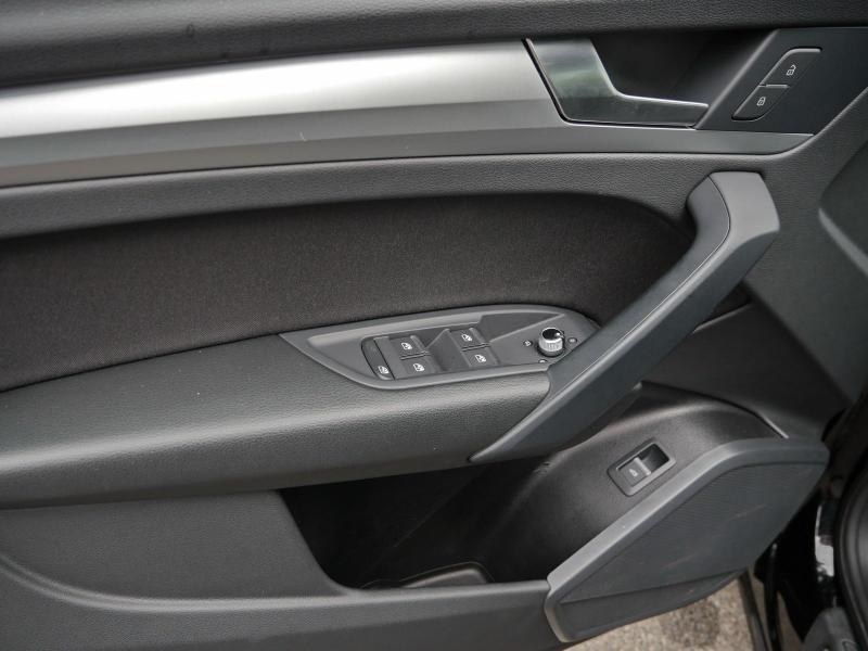 Audi Q5 S line – image 21 of 24